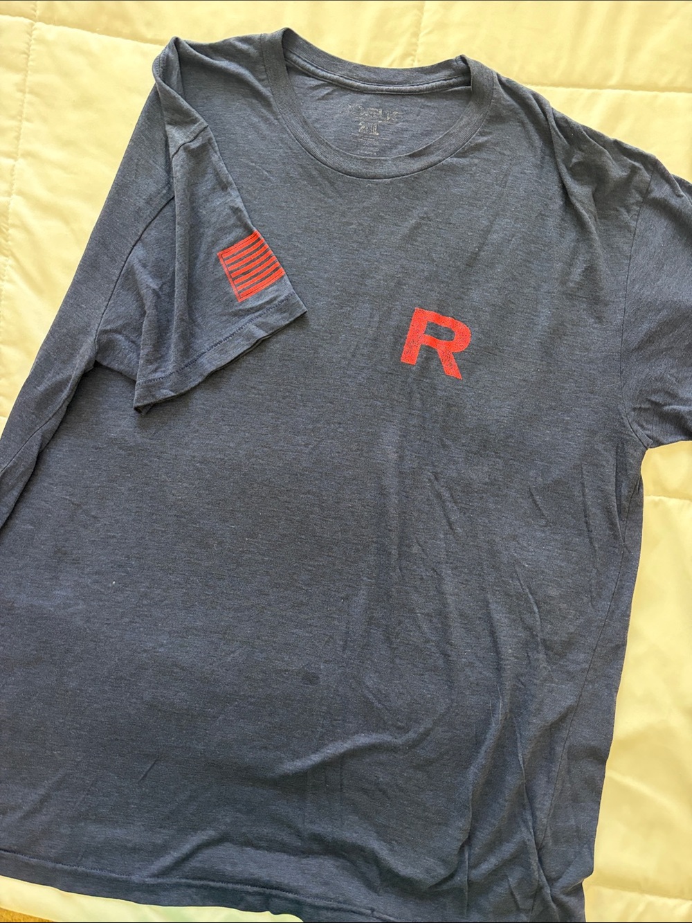 Men's Navy Short-Sleeve Crewneck T-Shirt with Red 'R' Detail WELL WORN